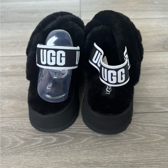 UGG BLACK W DISCO CROSS SLIDE SIZE 10 BRAND NEW - Picture 4 of 5